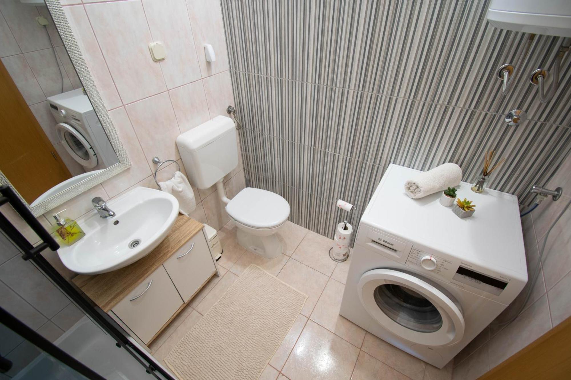 Apartment 30 M From Beach,Makarska,Marija Eksteriør bilde